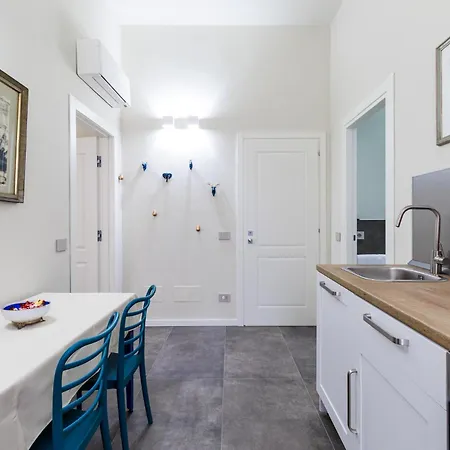 Apartment Pallamaglio - Near Station & Historic Center *