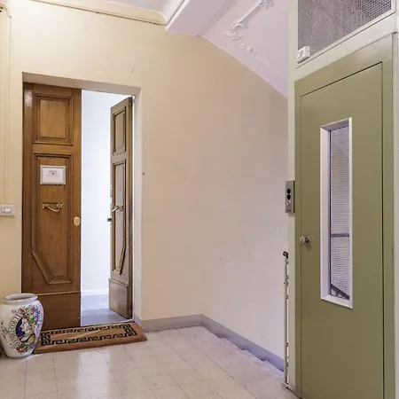 Pallamaglio - Near Station & Historic Center Apartment *